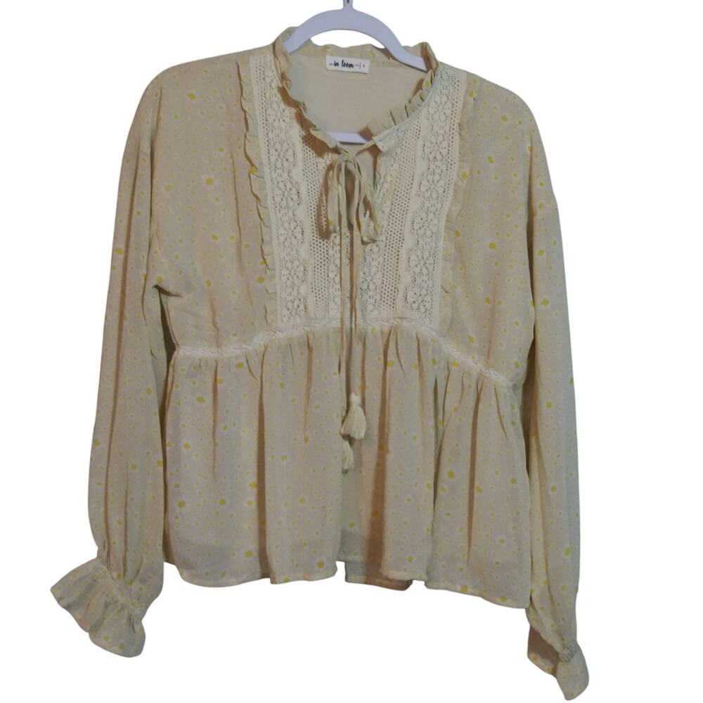 In Loom Briar Top in Creme Floral  Lace Cottage Core Prairie Size Small